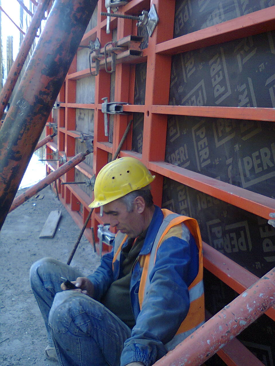 Бригада бетонщиков ищет работу - фотография