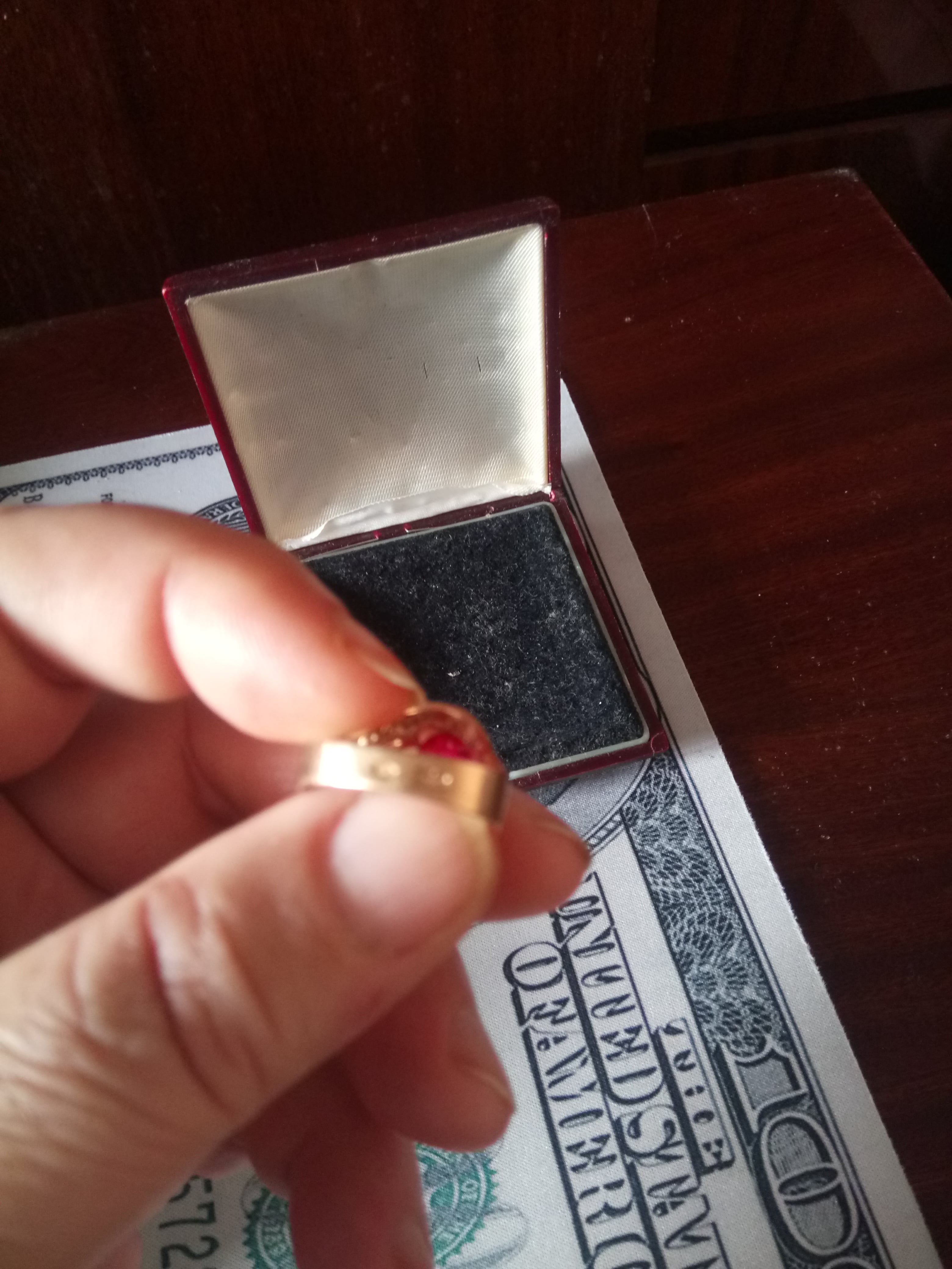 Кольцо золотое с рубином времён СССР. - фотография
