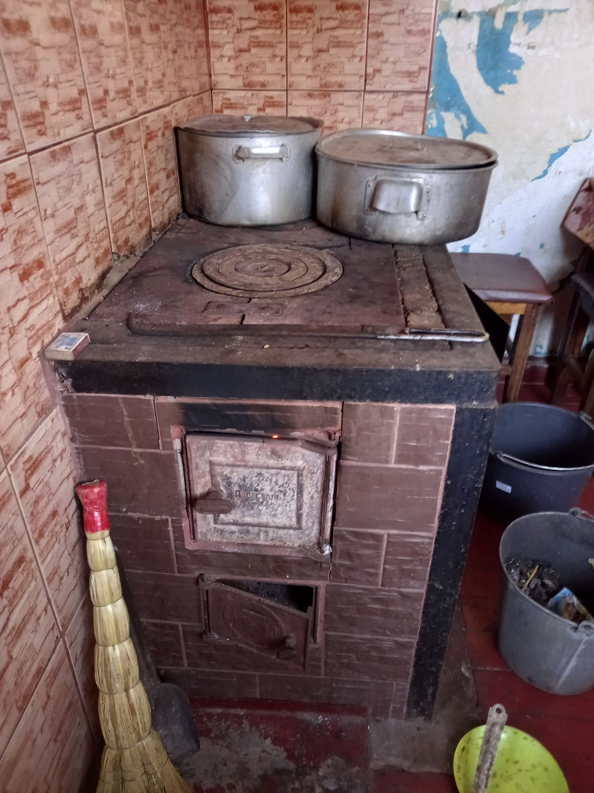 Построить печь в доме ремонт старой печки кладка новой печи Макеевка Донецк - фотография