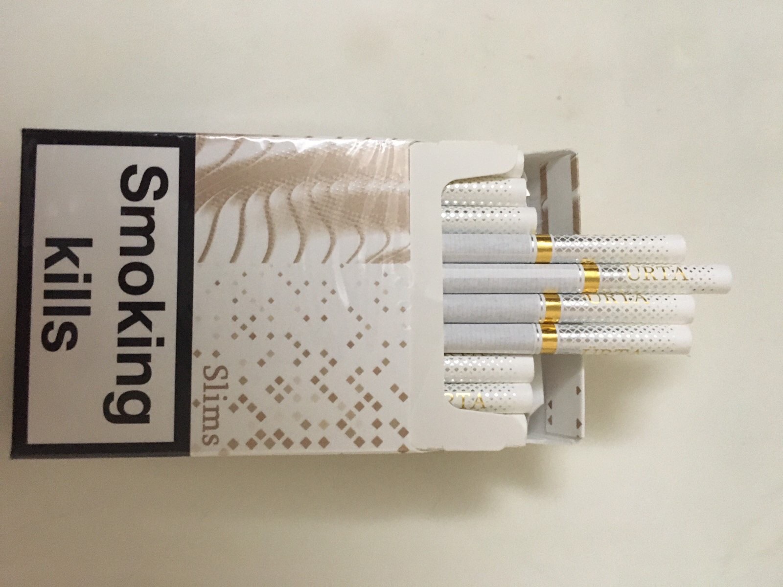 Продам сигареты URTA чёрная, белая - фотография